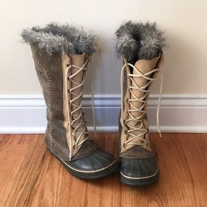Sorel Women’s Joan of Arctic Winter Boots Size 8